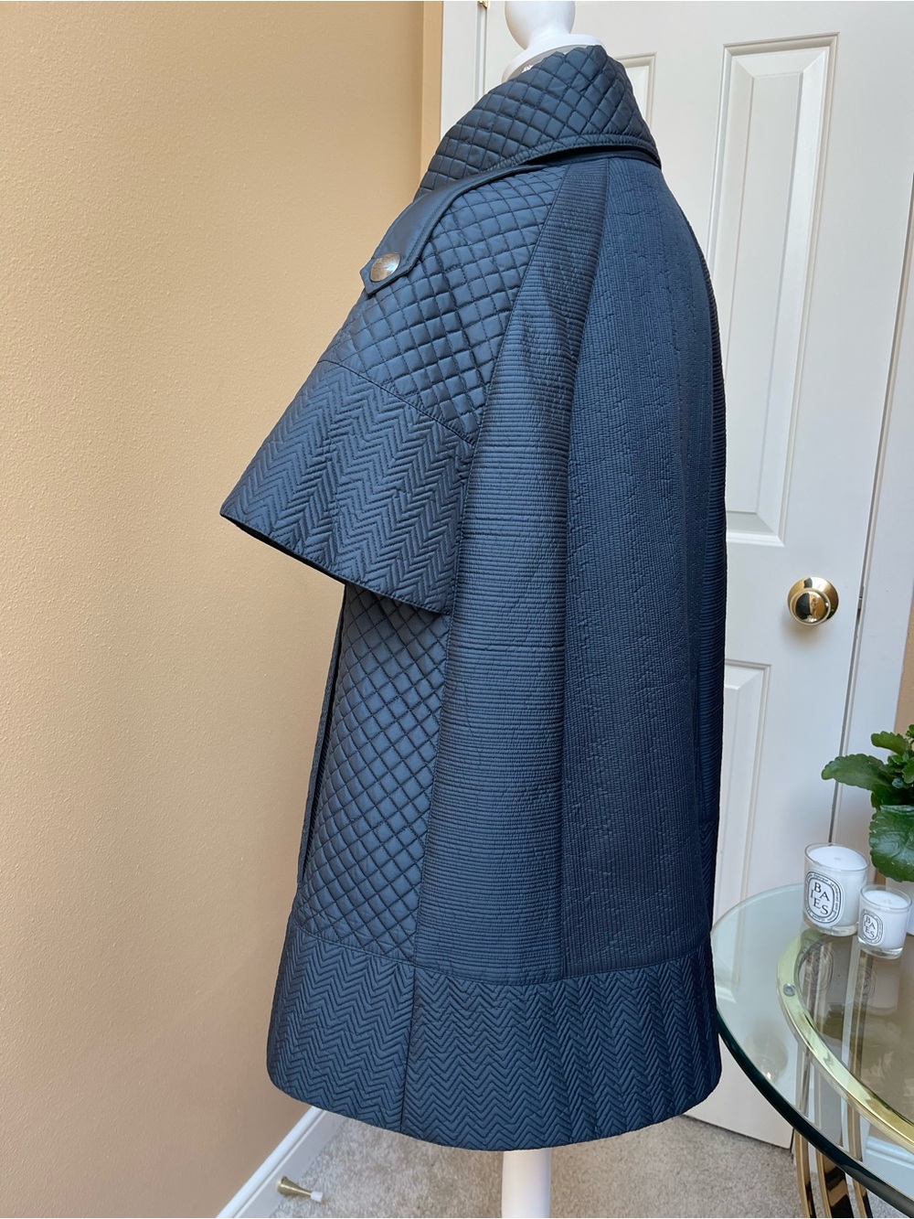 Burberry Quilted Cape Coat Jacket IT 38 Navy Blue Made In Italy Runway Piece - Picture 13 of 16